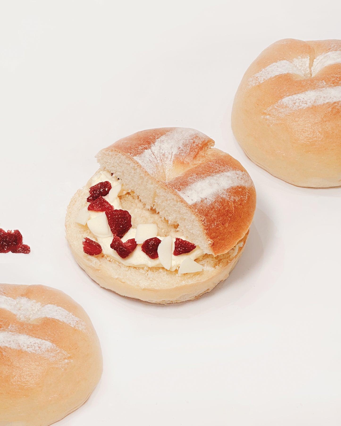 初雪草莓 Strawberry & White Chocolate